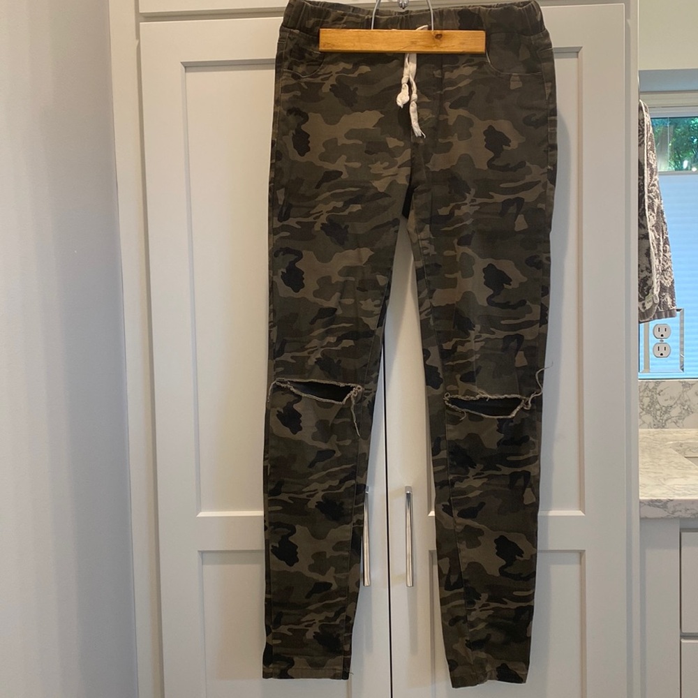 Back to School! Camo distressed jeggings